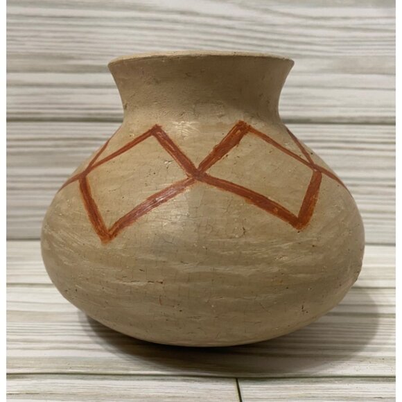 Handcrafted Ceramic Vase With Geometric Pattern Water Vessel Lightweight - Picture 1 of 5